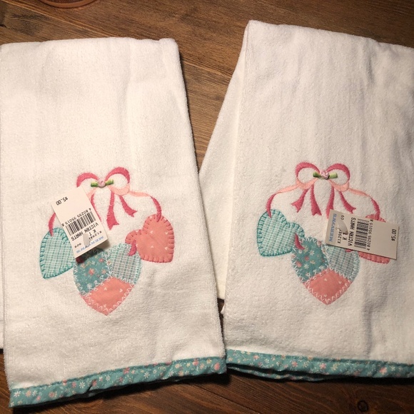 Victorian Hearts Kitchen Towels & Two Oven Mitts + HomeSweetHome Potholders - Picture 11 of 11
